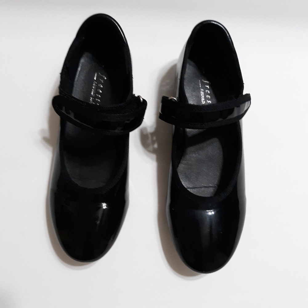 FREESTYLE ( by DANSKIN ) girls tap shoes Size 1